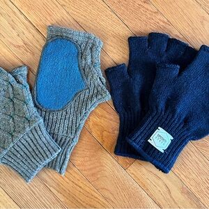 Cozy Knit Fingerless Gloves Set - Blue and Gray